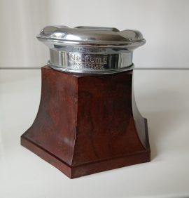 BAKELITE  "NO-FUME " ASHTRAY
